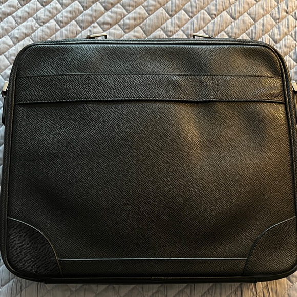 Louis Vuitton Black Taiga Leather Odessa Computer Bag - Picture 3 of 9
